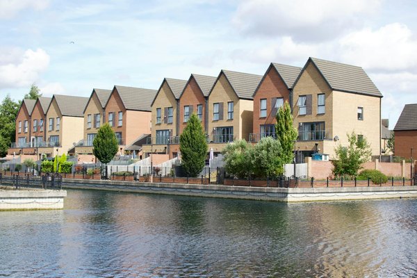 Entreprise d'aménagement de terrasse piscine : Comment faire le bon choix ?